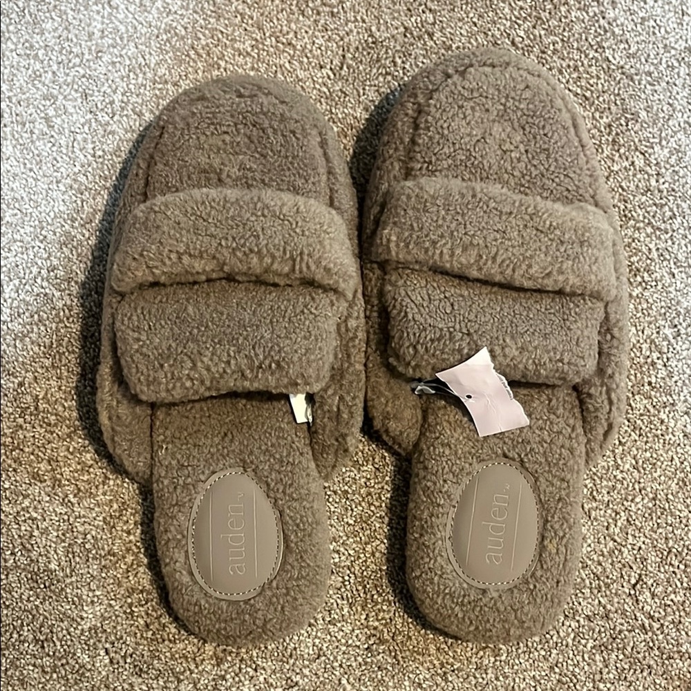 NWT Brown Fuzzy Slippers